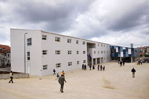 Zadar, 28. travnja 2009. novoizgrađeni objekt osnovne škole "Zadarski otoci" u gradskoj četvrti Bili brig, u Zadru