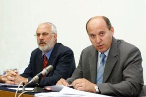 28. January 2010. (from the left) capt. Mario Babic, the new Secretary of State in the Ministry of Sea, Transport and Infrastructure, and Branko Bacic, the ex-Secretary of State for Sea