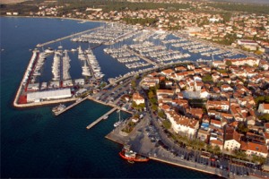 Biograd na moru, 21. listopada 2010. - 12. Biograd boat show otvoren je u marini 'Kornati' i okupio je oko 180 izlagača sa više od 225 plovila