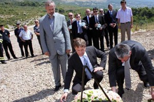 Rudine, July 23 2010 - Minister Kalmeta with colleagues and the management of HZ Holding laid a wreath at a memorial place to those who was killed in the last year's train accident