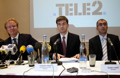Predsjednik Uprave Tele 2 Lars-Johan Jarnheimer, koordinator koncorzija Quaestus Tomislav Matić i Željko Lukač (foto: FaH/Damir SENČAR)
