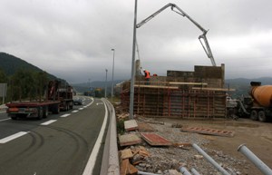 Gradilište punog profila autoceste Rijeka-Zagreb, kod tunela 'Vrata' (foto FaH/ Miljenko KLEPAC)