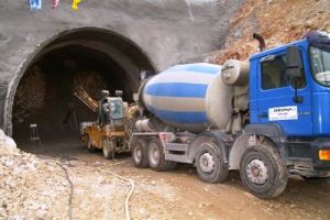 Gradnja tunela Ploča