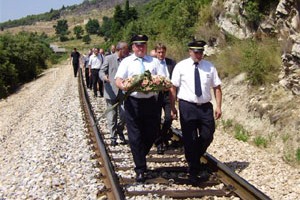Rudine, 23. srpnja 2010. - Božidar Kalmeta, ministar mora, prometa i infrastrukture sudjelovao je u povorci sjećanja na žrtve teške željezničke nesreće