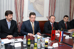 Zagreb, 23. siječnja 2009. Sokol Olldashi, ministar javnih radova, prometa i telekomunikacija Albanije sa suradnicima