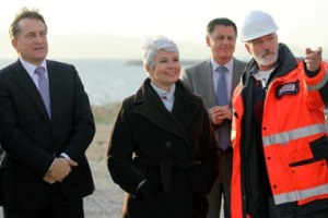 Gaženica, 8. studenoga 2011. - Jadranka Kosor, predsjednica Vlade RH u pratnji Božidara Kalmete, resornoga ministra obišla je gradilište luke 'Gaženica'