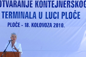 Ploče, 18. kolovoza 2010. - premijerka Kosor održala je prigodni govor na svečanosti otvorenja novoga terminala u luci Ploče