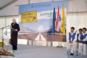 Karlovac, November 21 2010 - Prime Minister Jadranka Kosor on Sunday opened the newly built Donja Zdencina junction on the Rijeka - Zagreb highway