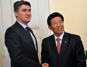 Zagreb, April 23 2012 - Primeminister Zoran Milanović with Jiafuom Wei, director of the Chinese shipping company China Ocean Shipping Company (COSCO), at the work meeting participated Siniša Hajdaš Dončić, Minister of Maritime Affairs, Transport and Infrastructure