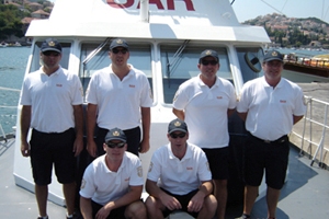 Dubrovnik, 2. kolovoza 2009. Posada patrolnog broda Lučke kapetanije Dubrovnik nakon uspješno obavljene vikend-akcije kontrole plovidbe unutar dubrovačkog akvatorija