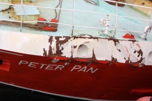 Primošten, 19. veljače 2012. - ribarski brod 'Petar Pan' upućen je na vez u primoštensku luku gdje će djelatnici LK Šibenik obaviti očevid (Foto: Duško Jaramaz/PIXEL)