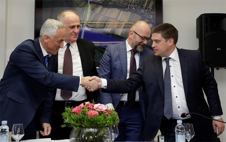 5%20MIN-BiH-HC%2016-7_19.JPG?width=750&h